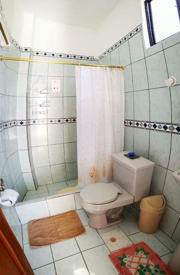 Hostal La Isla Del Descanso Puerto Villamil Esterno foto