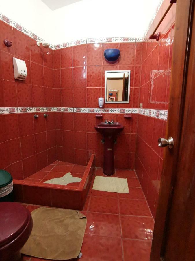 Hostal La Isla Del Descanso Puerto Villamil Esterno foto